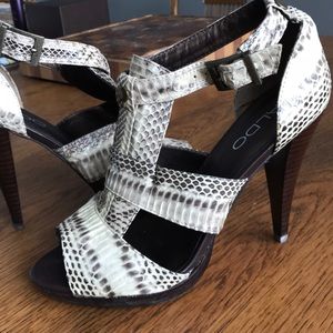 Aldo! Snake skin sandals, perfect for summer!
